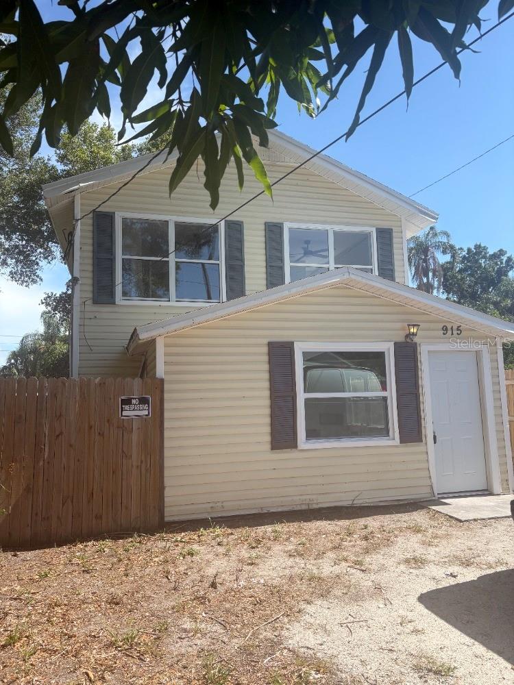 915 Seminole St Property Photo 2