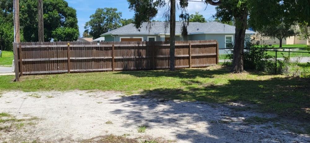915 Seminole St Property Photo 4
