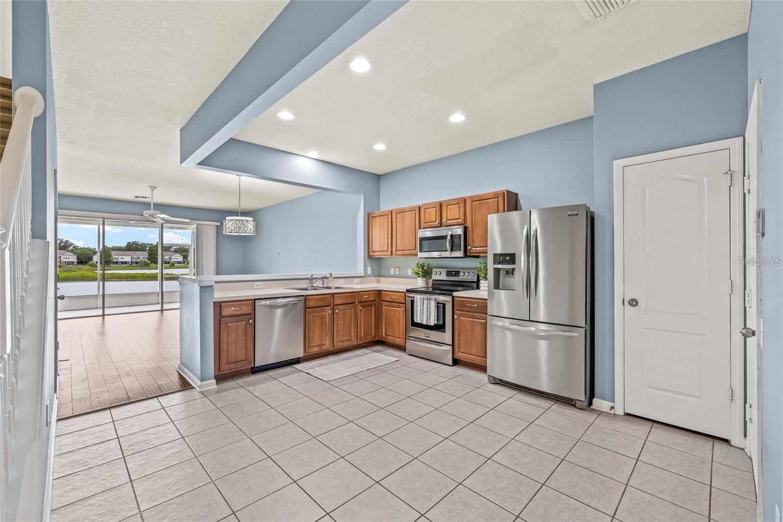 4879 Pond Ridge Dr Property Photo 7