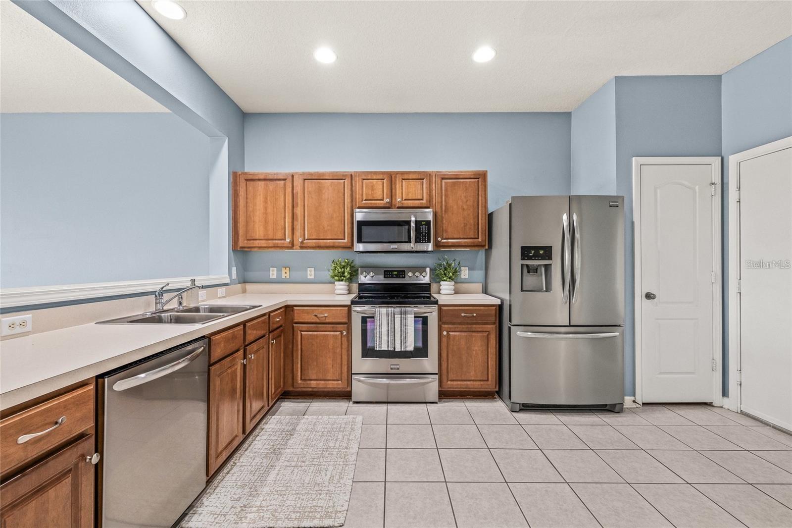 4879 Pond Ridge Dr Property Photo 11