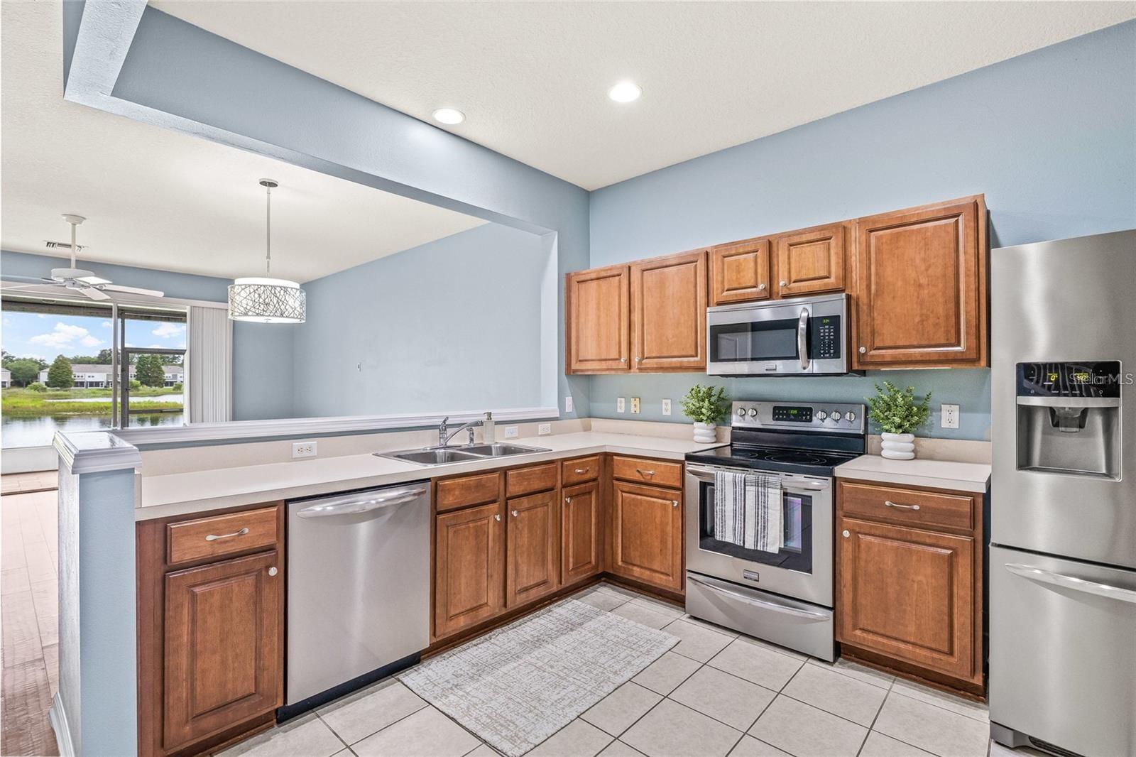 4879 Pond Ridge Dr Property Photo 12