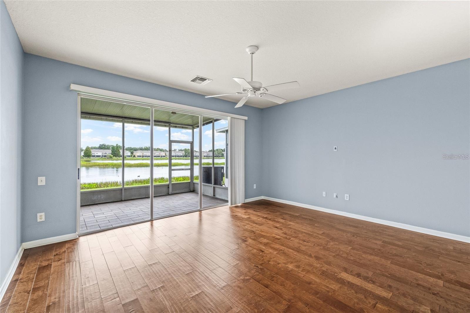4879 Pond Ridge Dr Property Photo 17