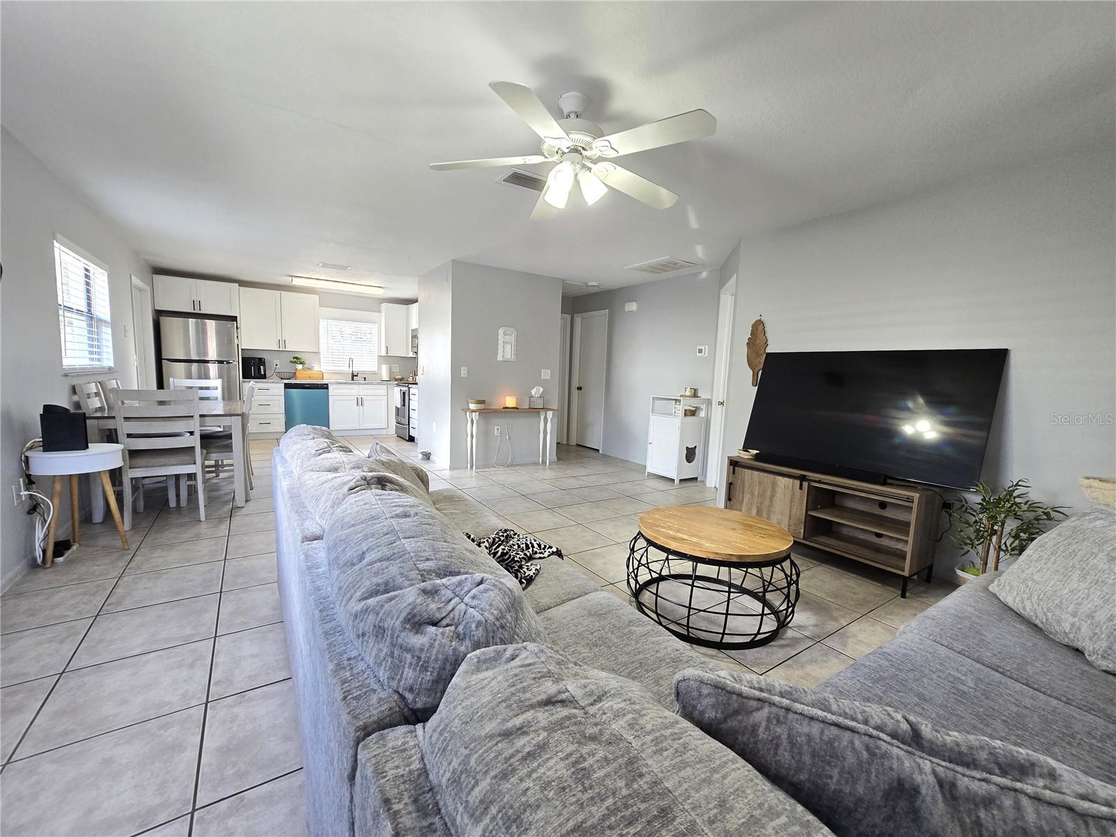 5422 Amy Ln Property Photo 3