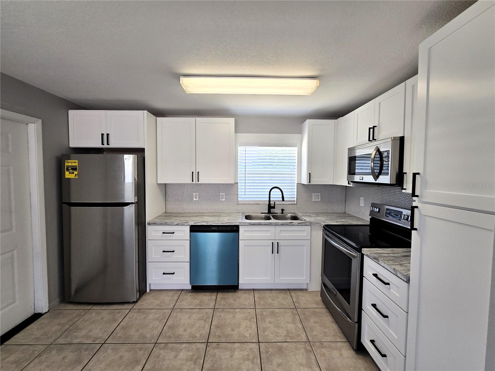 5422 Amy Ln Property Photo 4