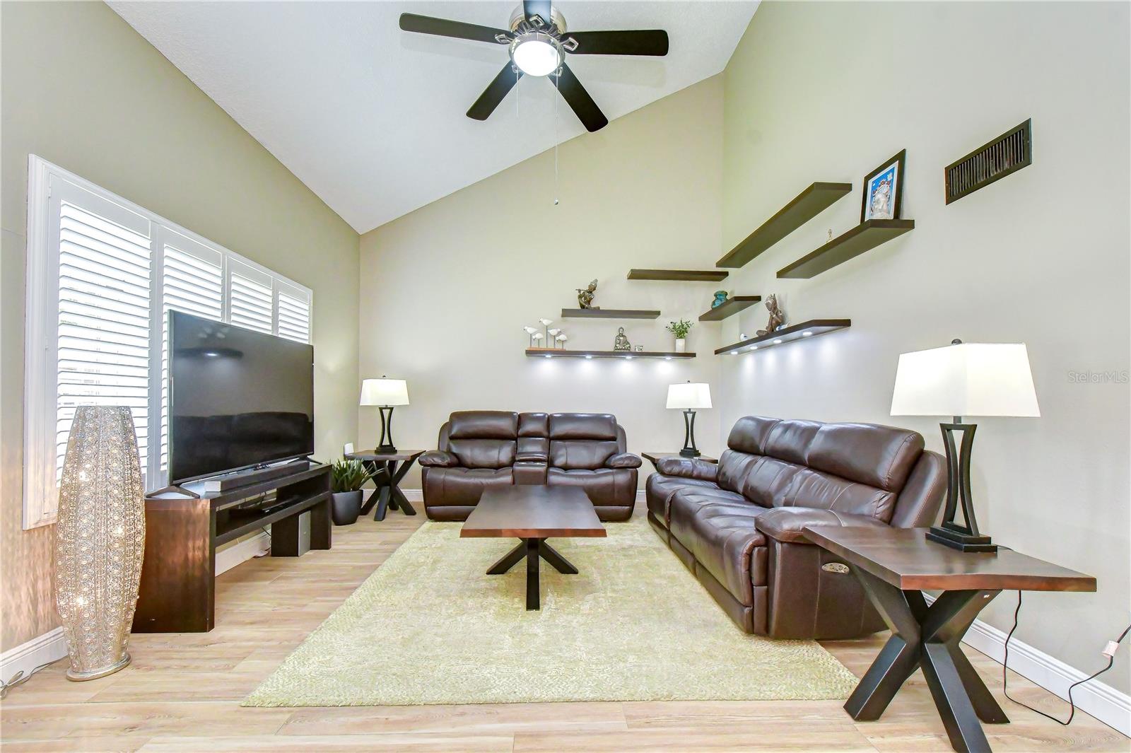 5301 Bradbury Ct Property Photo 7