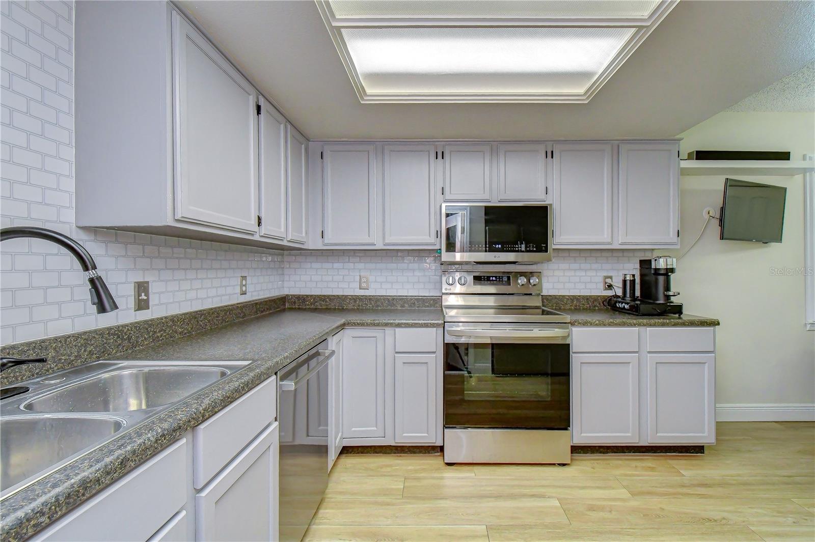 5301 Bradbury Ct Property Photo 12