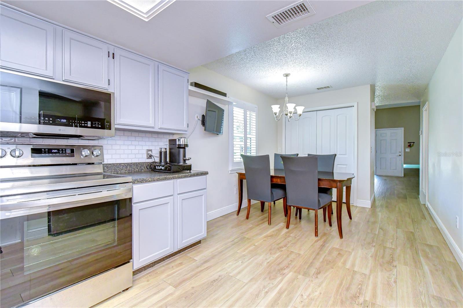 5301 Bradbury Ct Property Photo 14