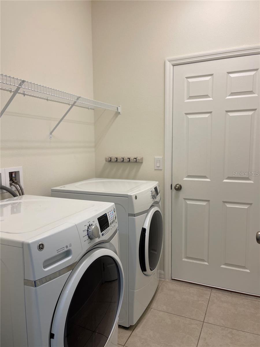 7905 Silver Clover Ct Property Photo 8