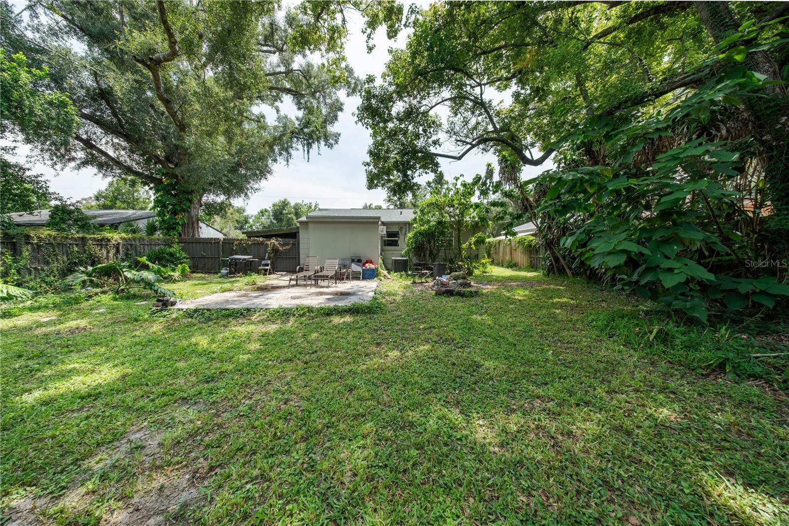 304 E Hydrangia St Property Photo 12