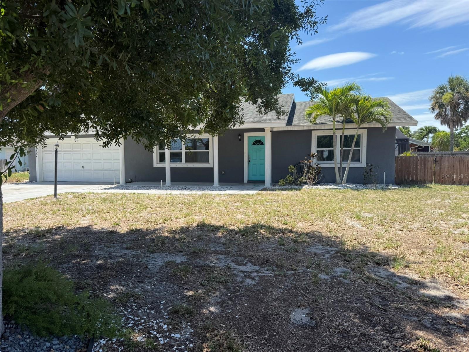 4207 21 St Ave W Property Photo 1