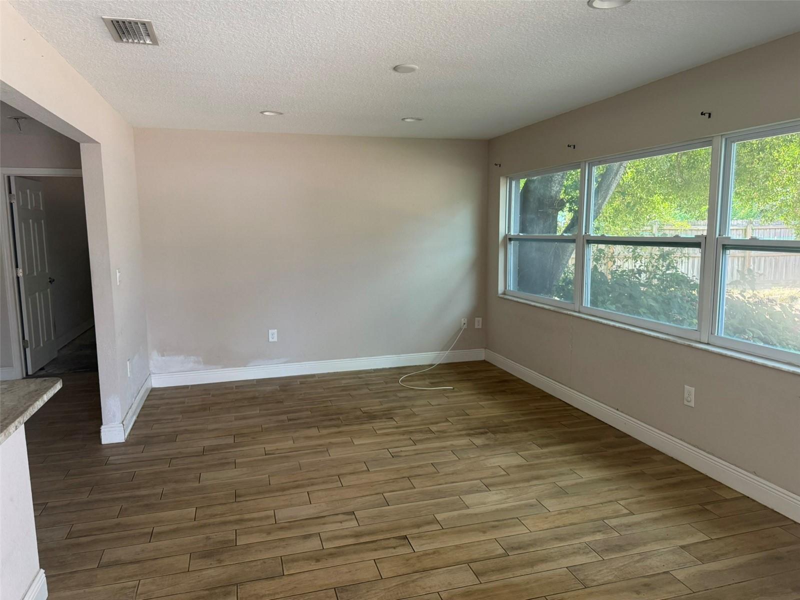 4207 21 St Ave W Property Photo 5
