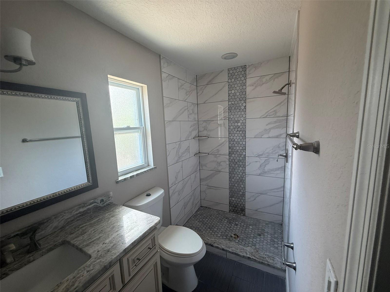 4207 21 St Ave W Property Photo 7