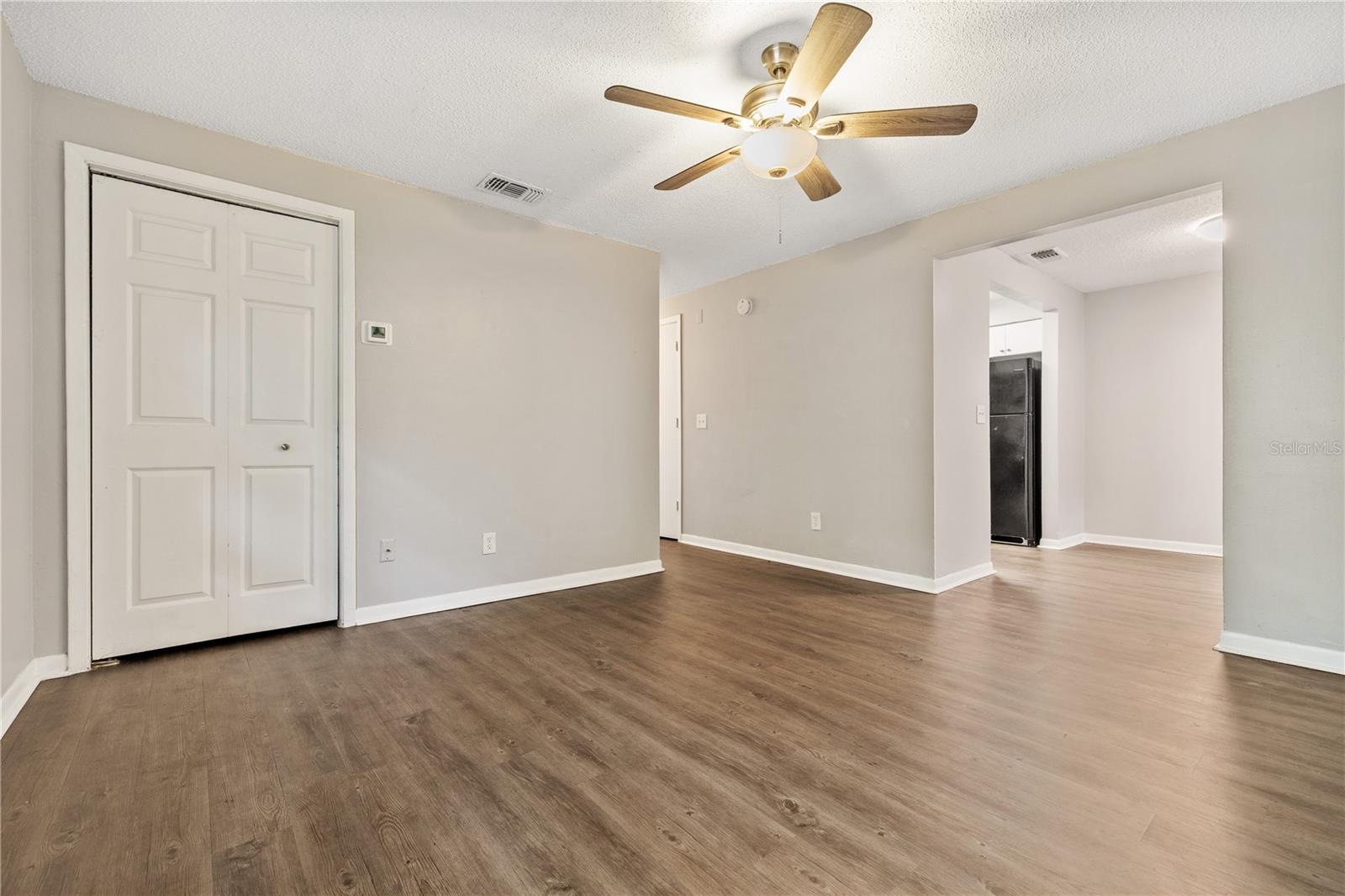 1221 E Mohawk Ave #c Property Photo 4