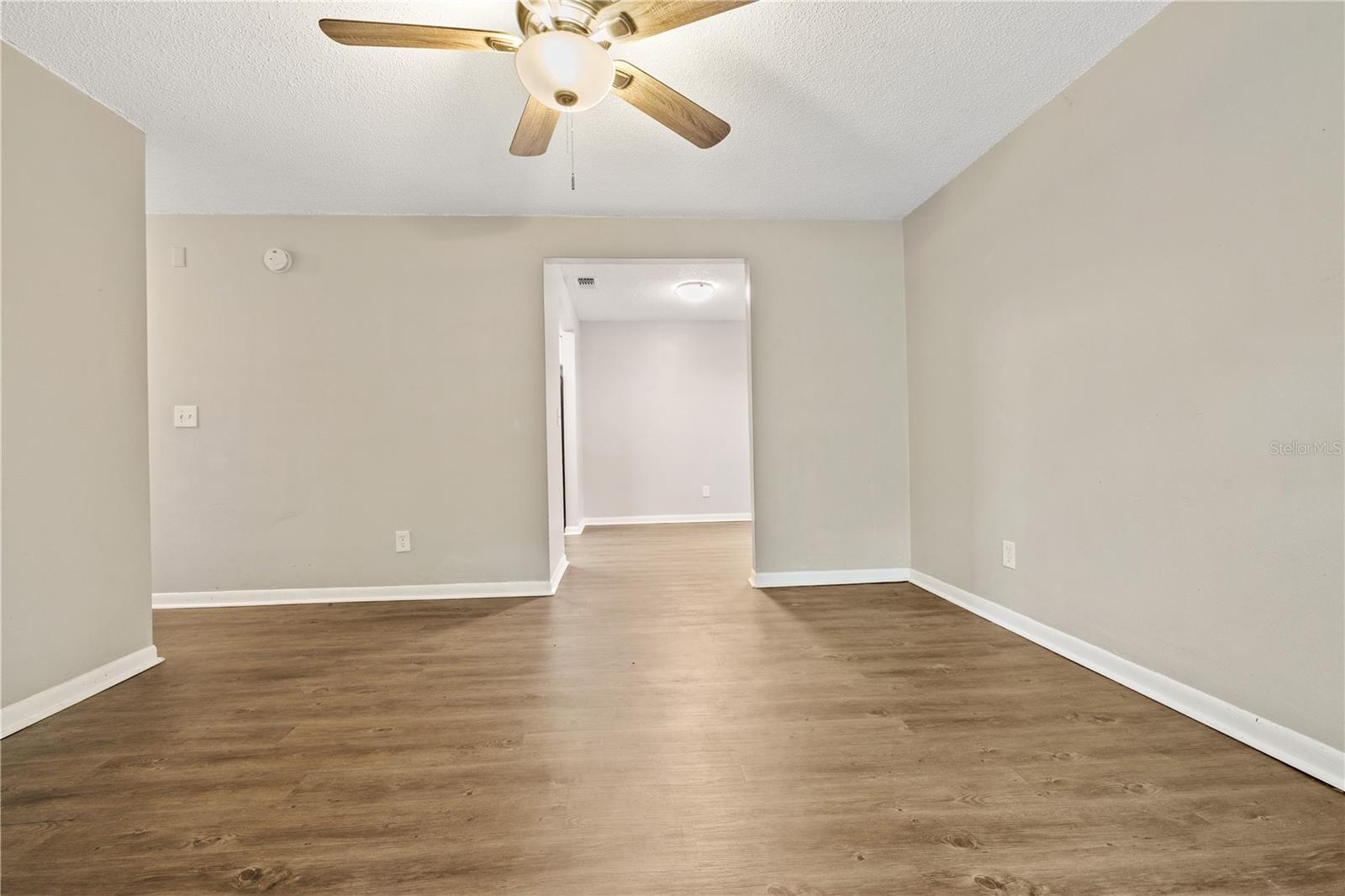 1221 E Mohawk Ave #c Property Photo 5