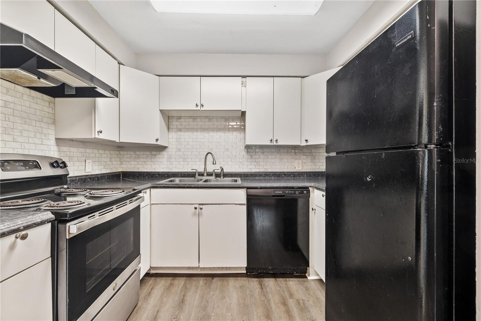 1221 E Mohawk Ave #c Property Photo 6