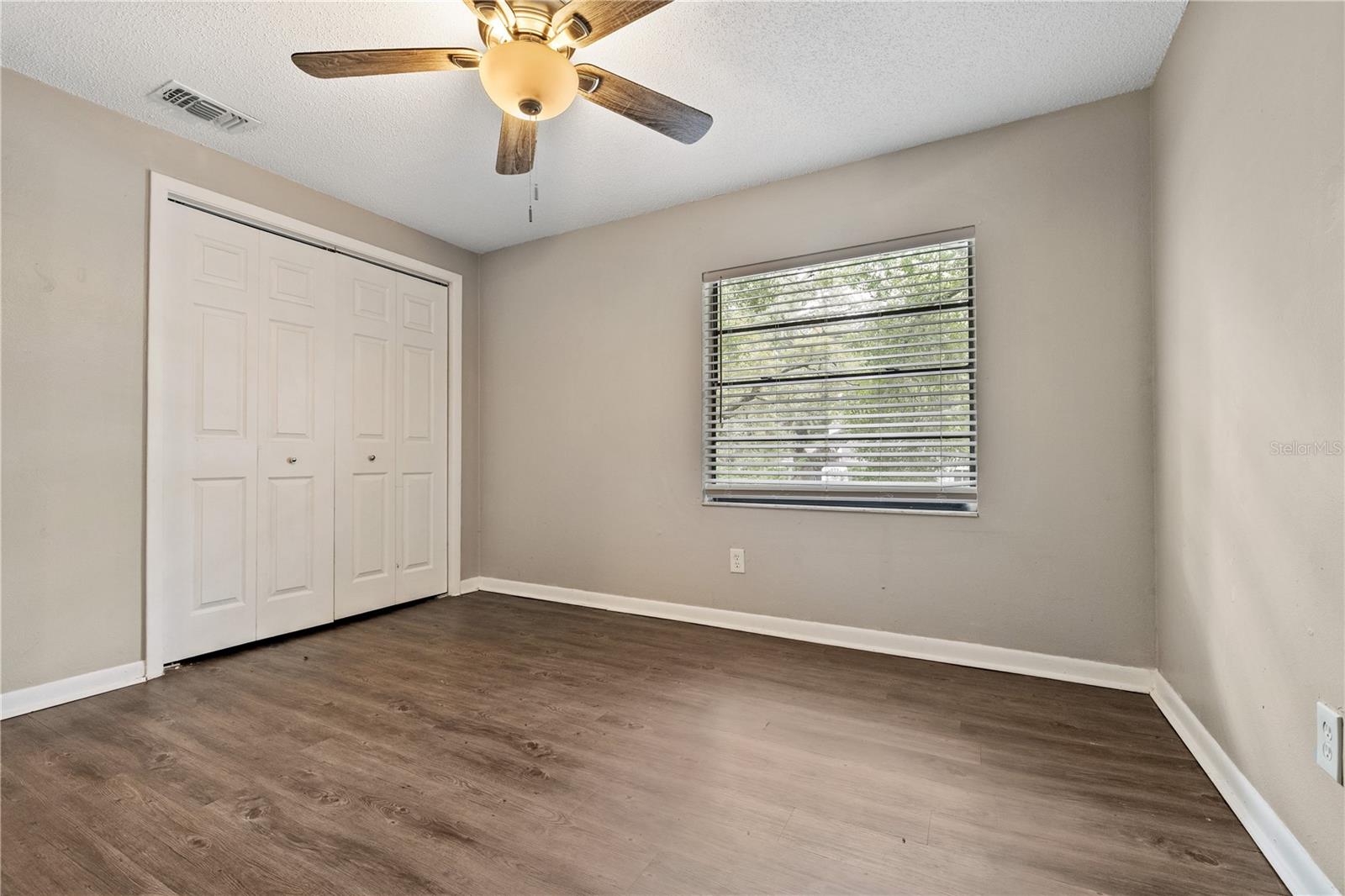 1221 E Mohawk Ave #c Property Photo 9