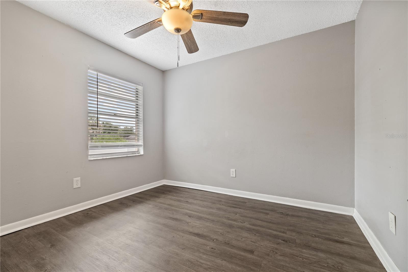 1221 E Mohawk Ave #c Property Photo 10