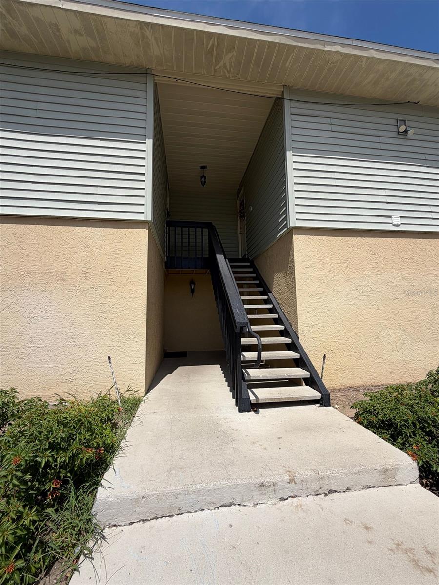 502 Golden Raintree Pl Property Photo 3