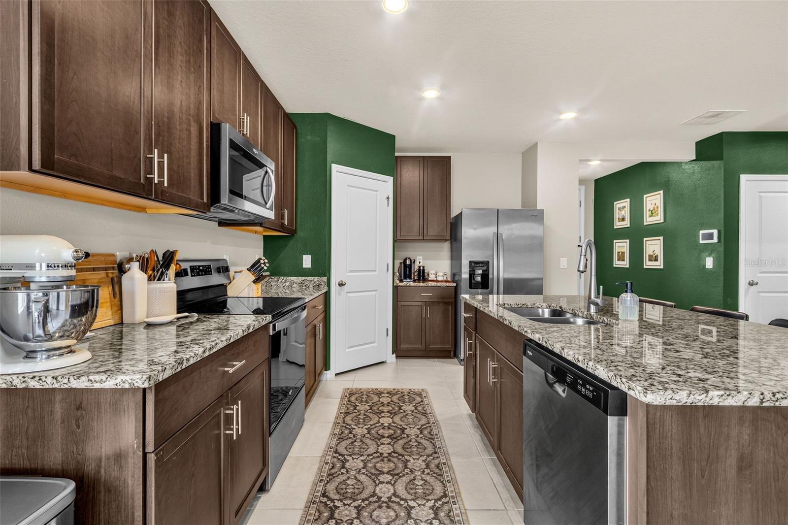 7017 Feather River Pl Property Photo 7