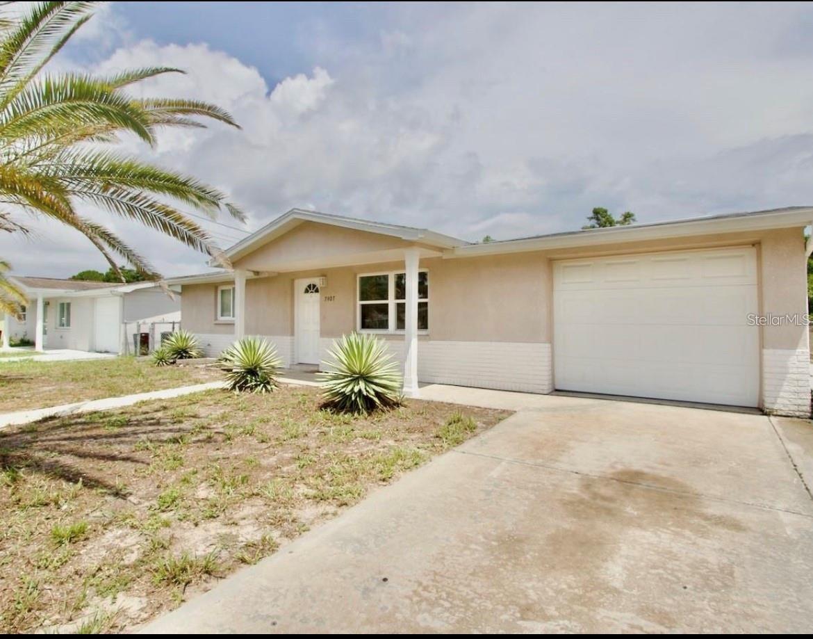 7407 University Dr Property Photo 4