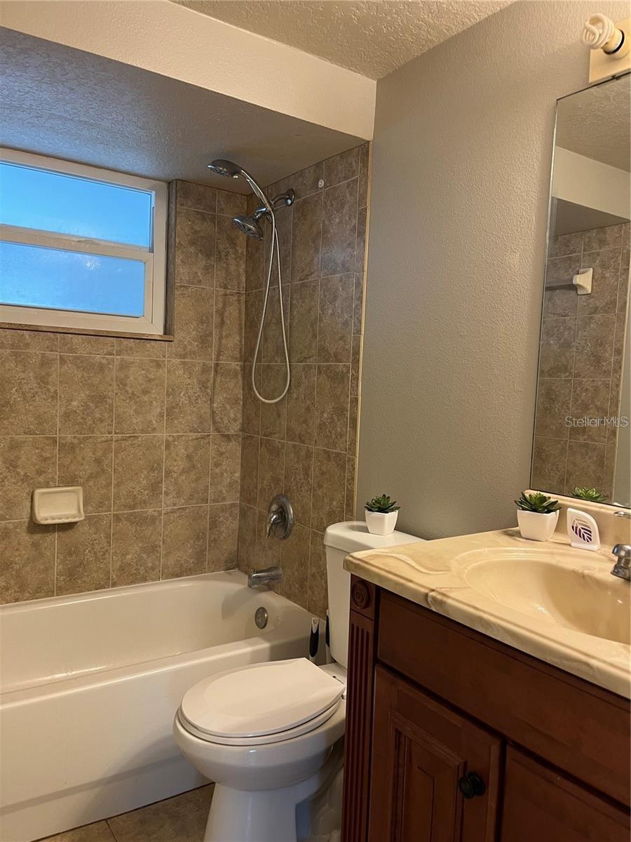 7407 University Dr Property Photo 14