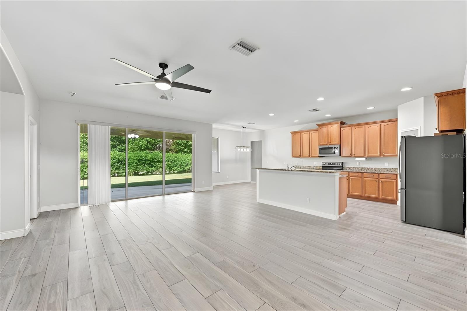 3403 Walden Reserve Dr Property Photo 2