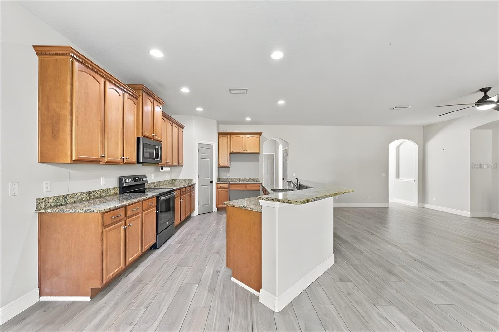 3403 Walden Reserve Dr Property Photo 12