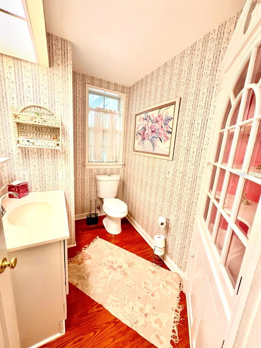 16 52nd St Property Photo 5