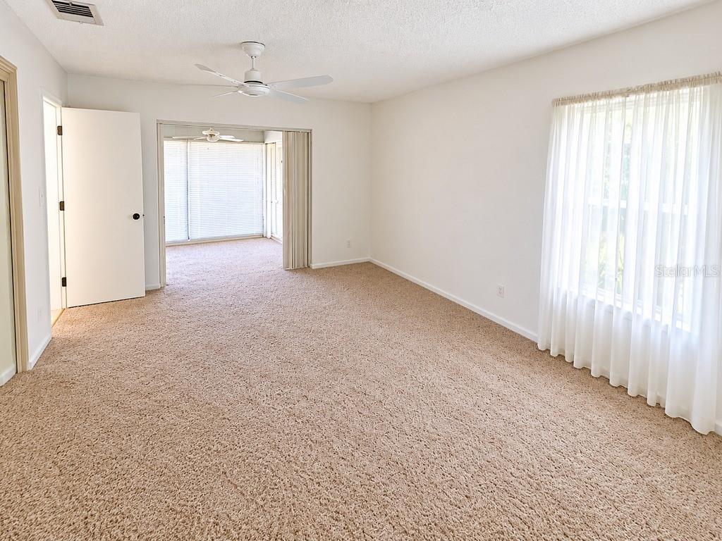 2942 Macalpin Dr W Property Photo 4
