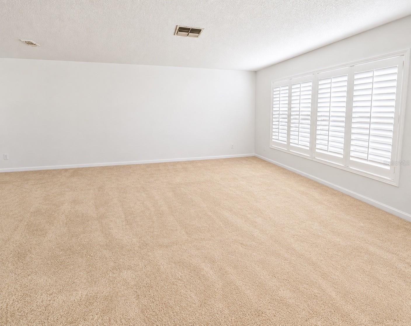 2942 Macalpin Dr W Property Photo 5