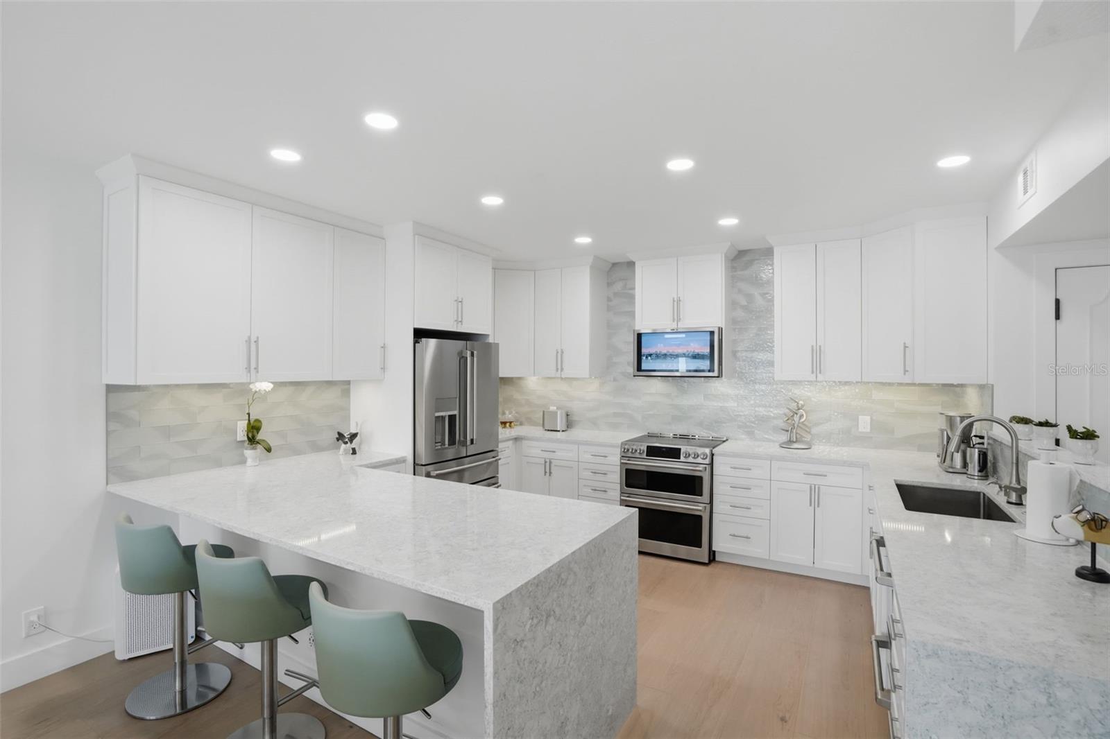 6 Belleview Blvd #705 Property Photo 11