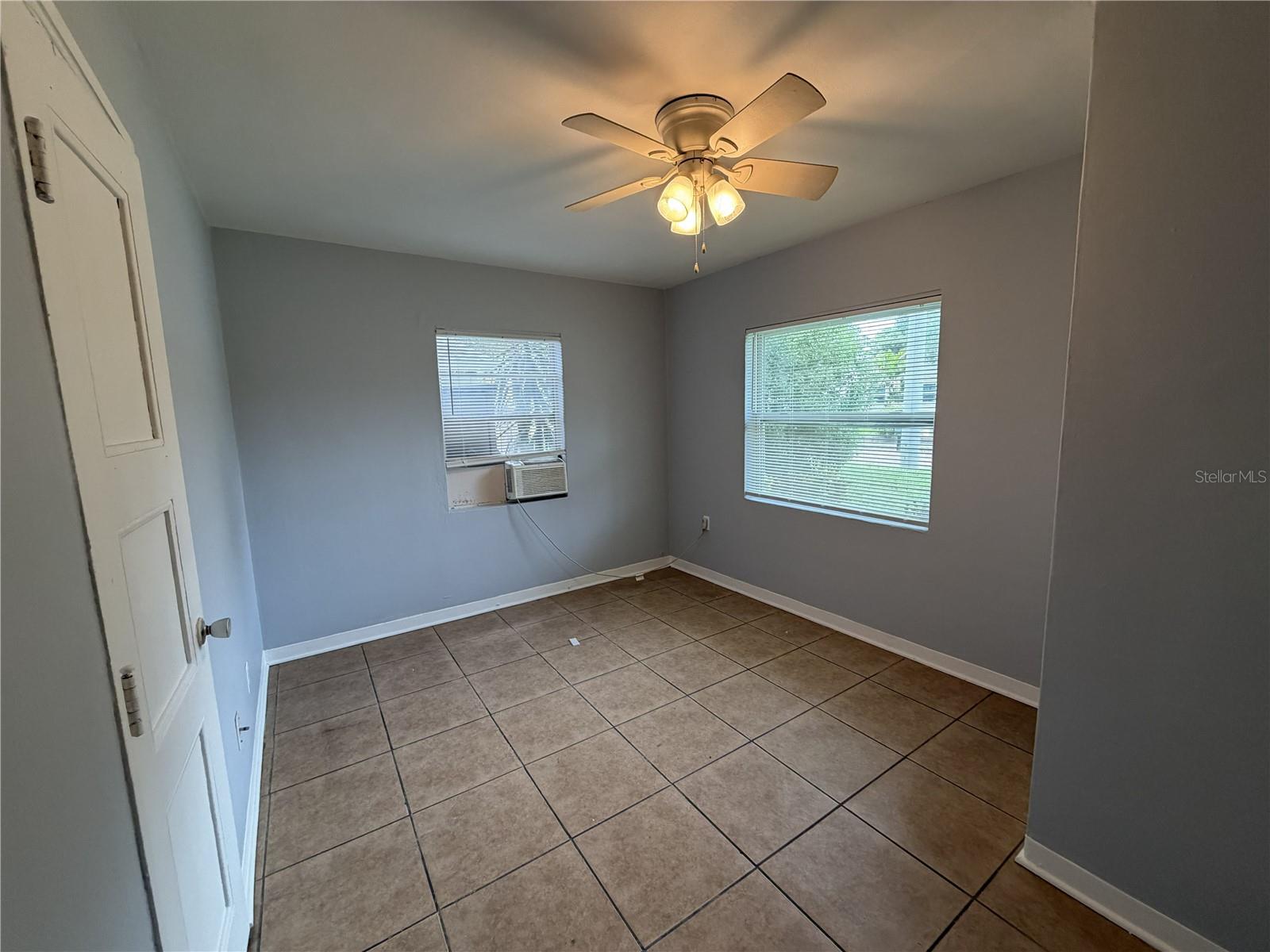 370 3rd St Nw Property Photo 6