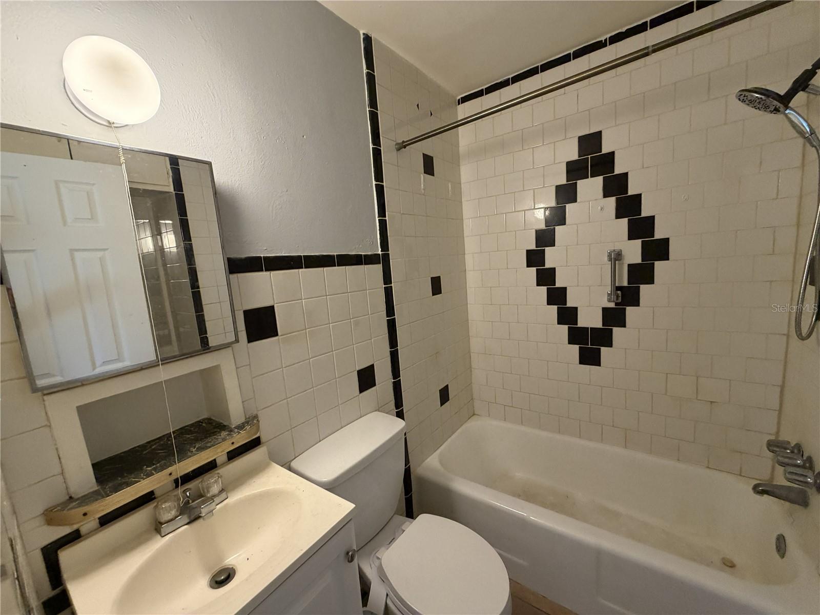 370 3rd St Nw Property Photo 8