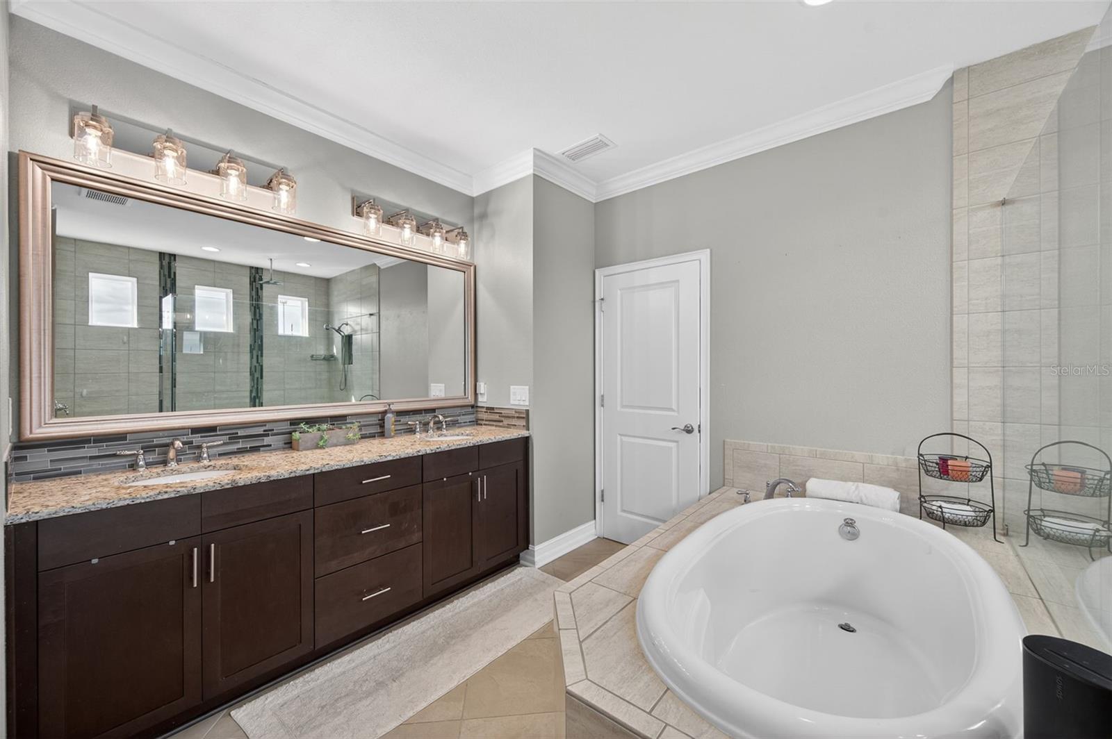 4020 Empoli Ct Property Photo 29