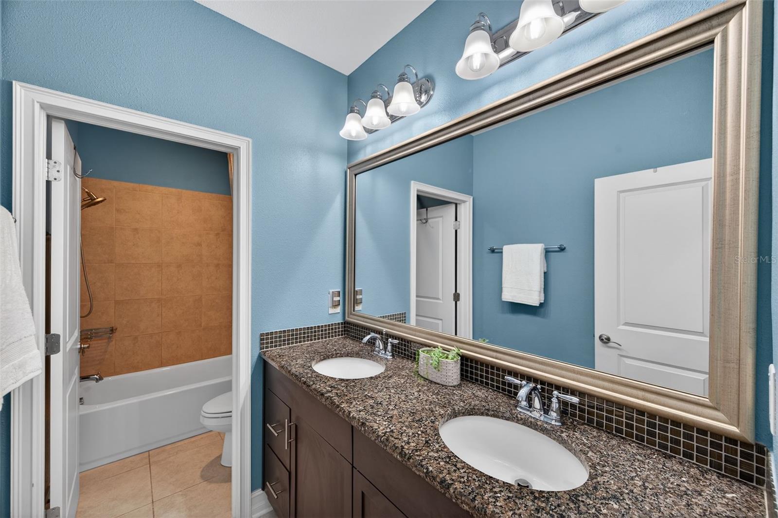 4020 Empoli Ct Property Photo 32