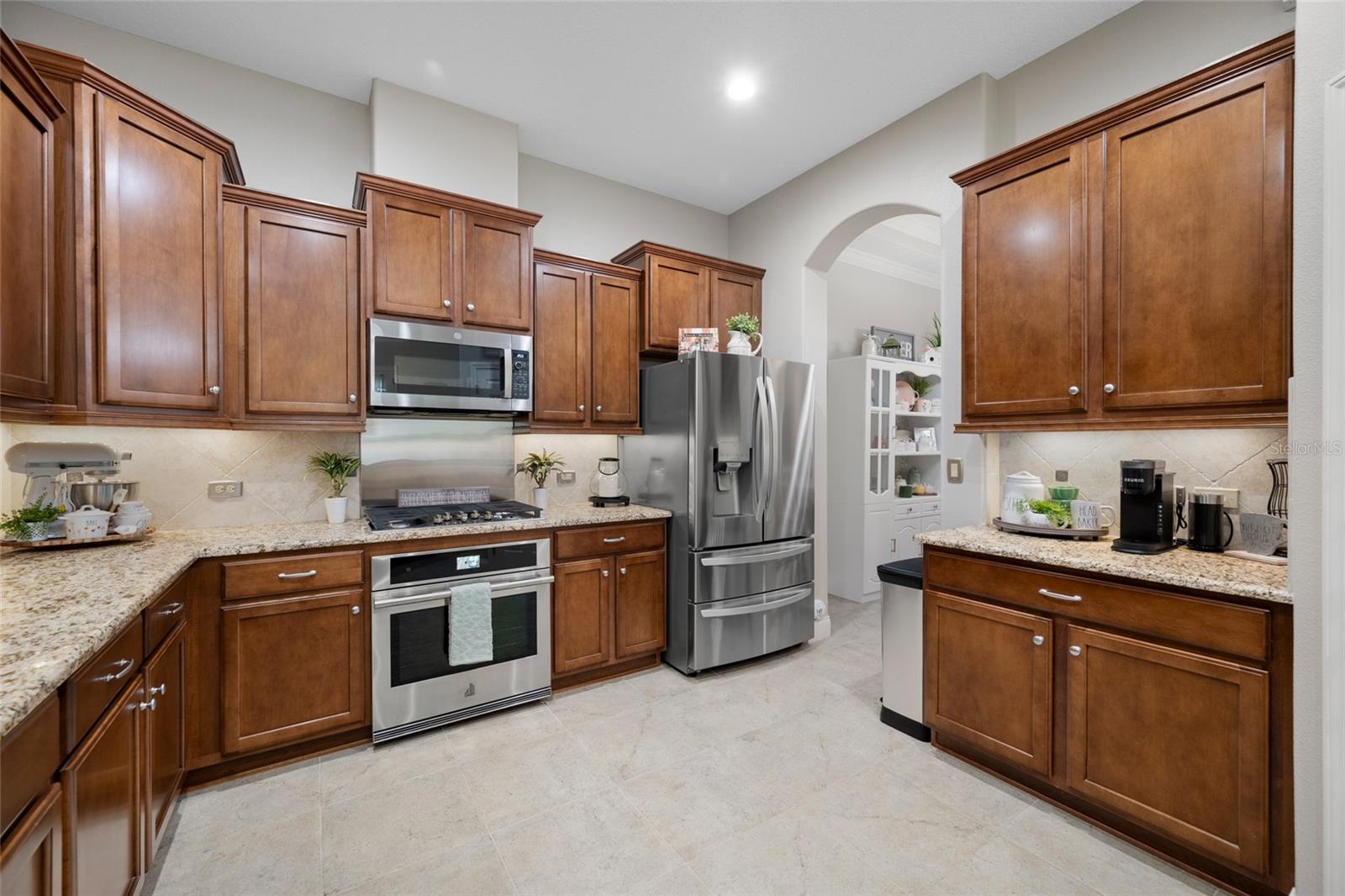 2923 Devonoak Blvd Property Photo 12