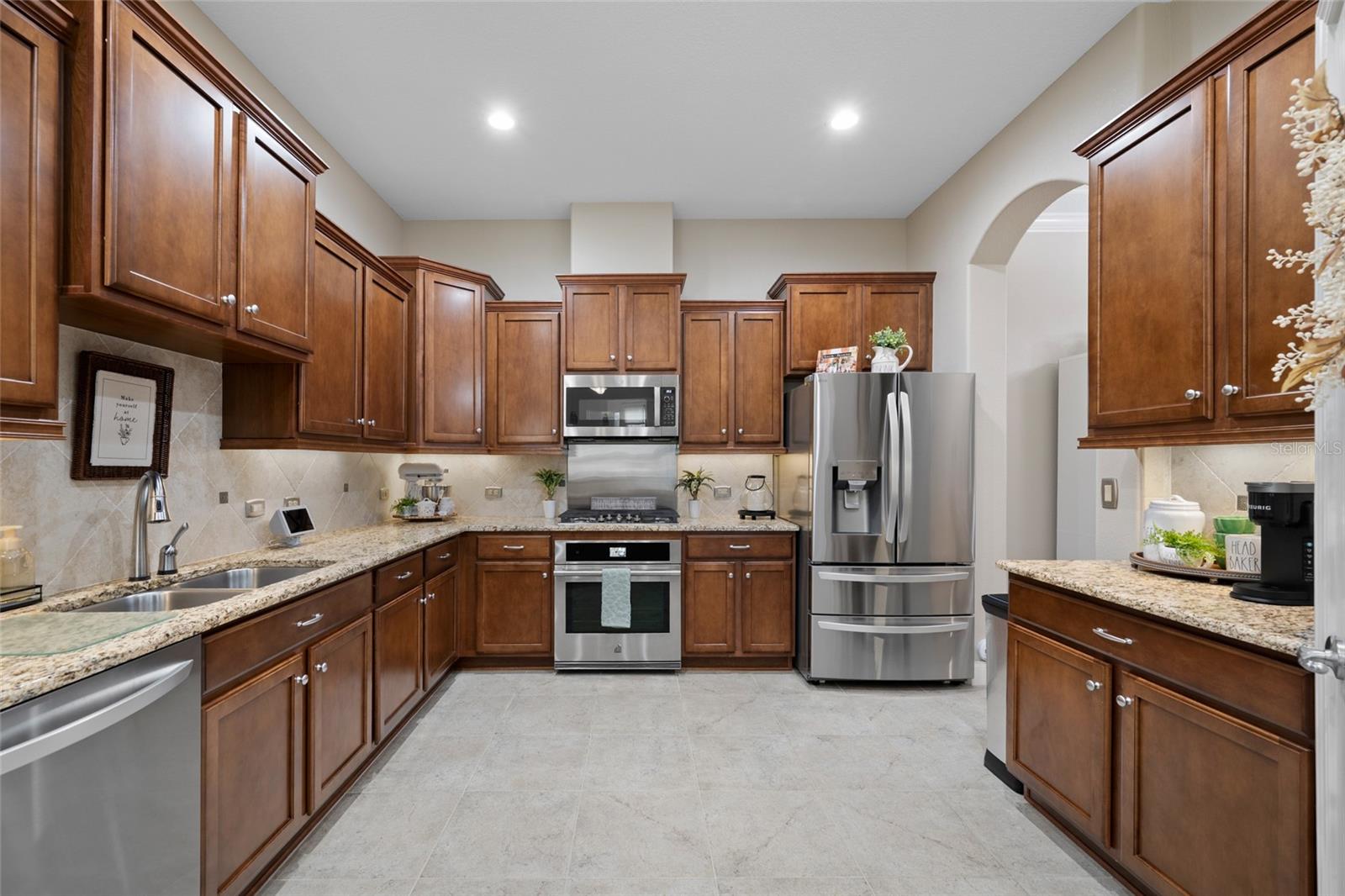2923 Devonoak Blvd Property Photo 13