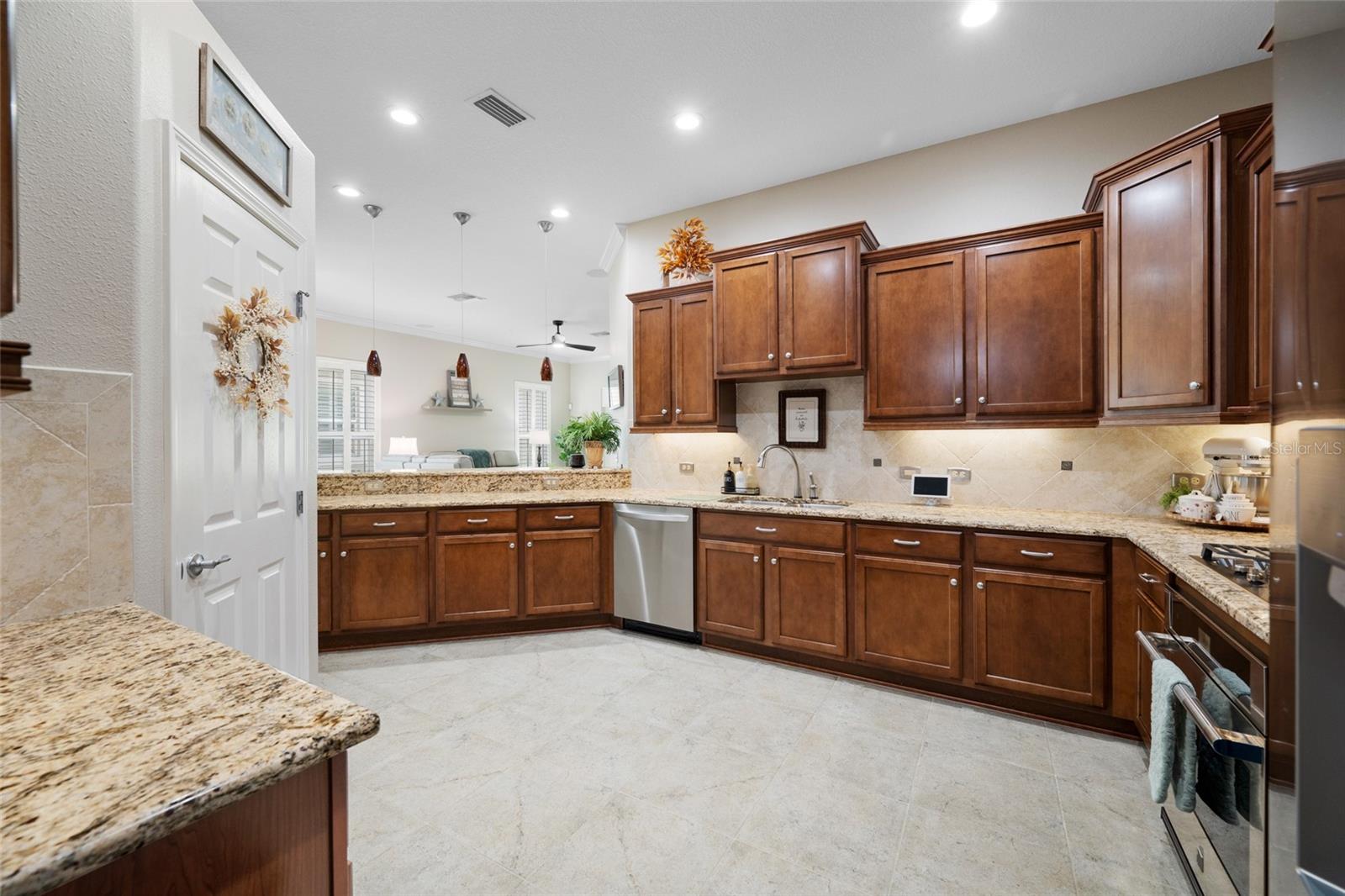 2923 Devonoak Blvd Property Photo 15
