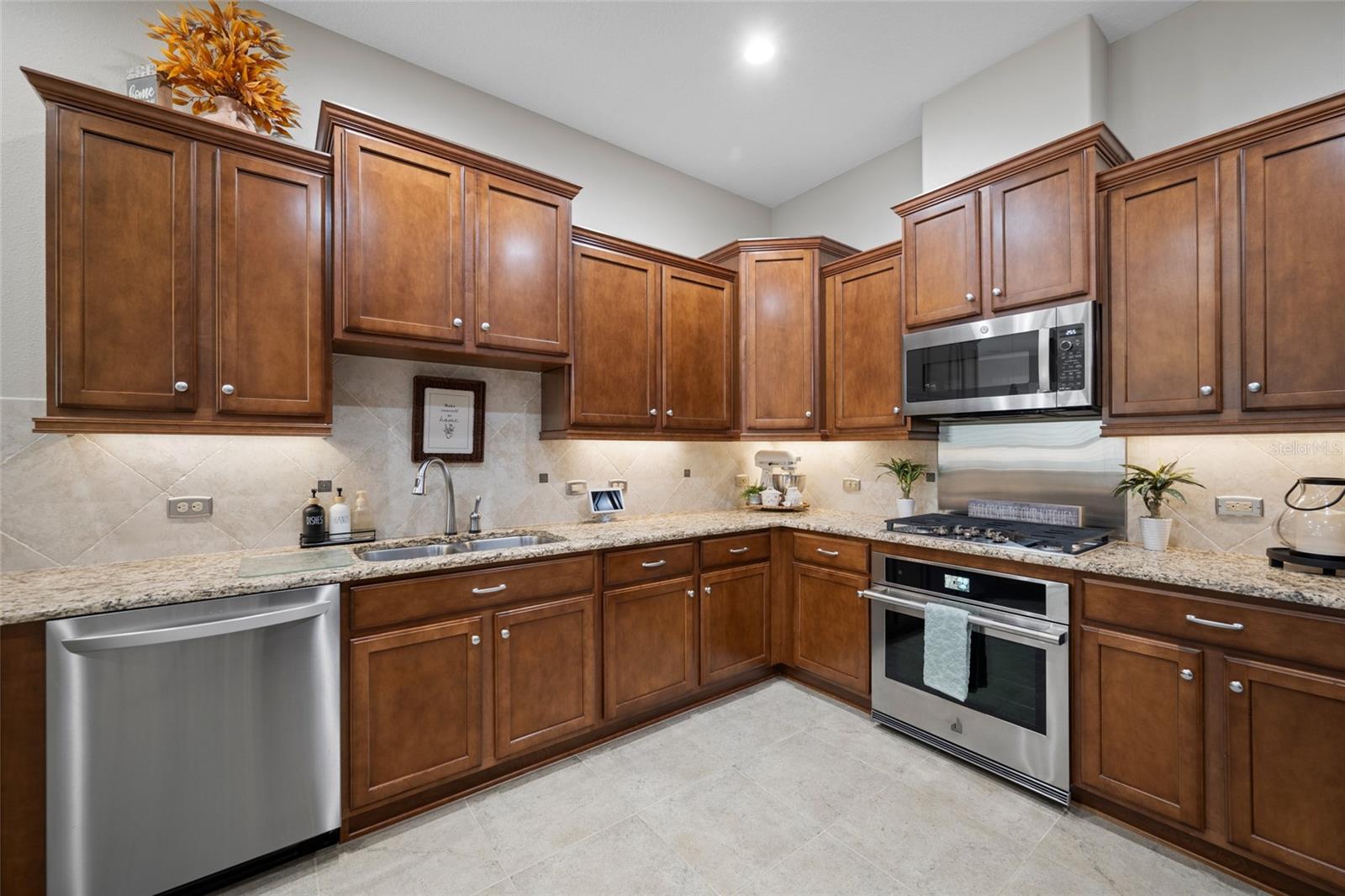 2923 Devonoak Blvd Property Photo 16