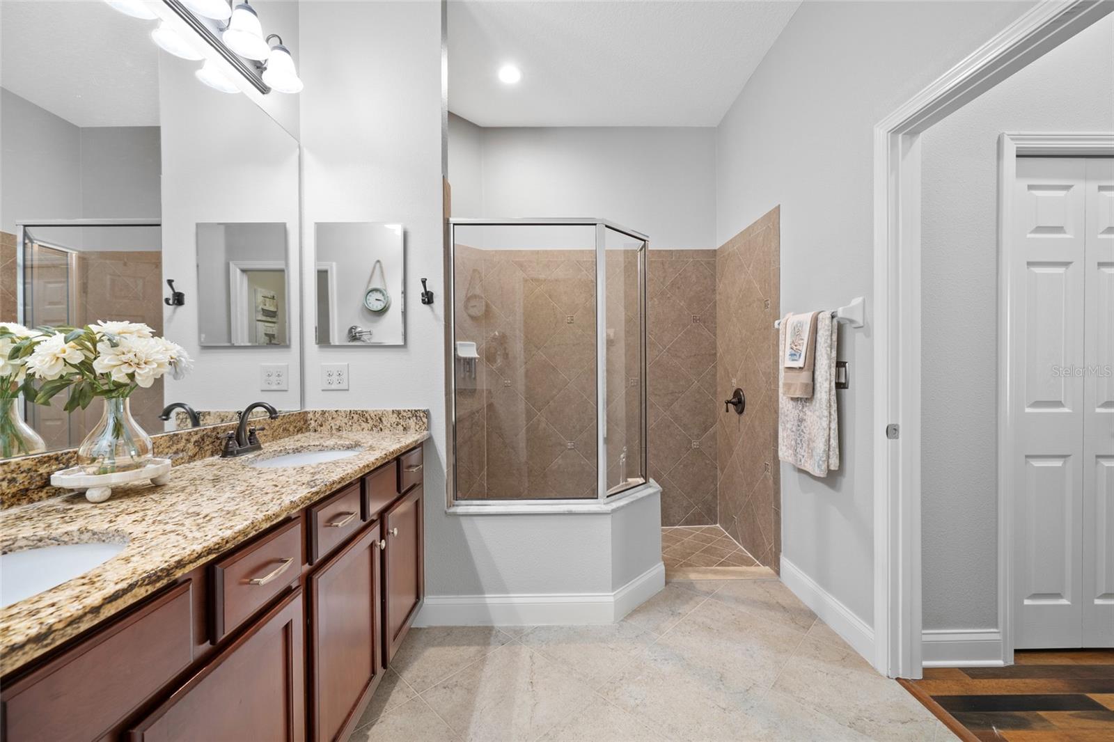 2923 Devonoak Blvd Property Photo 26