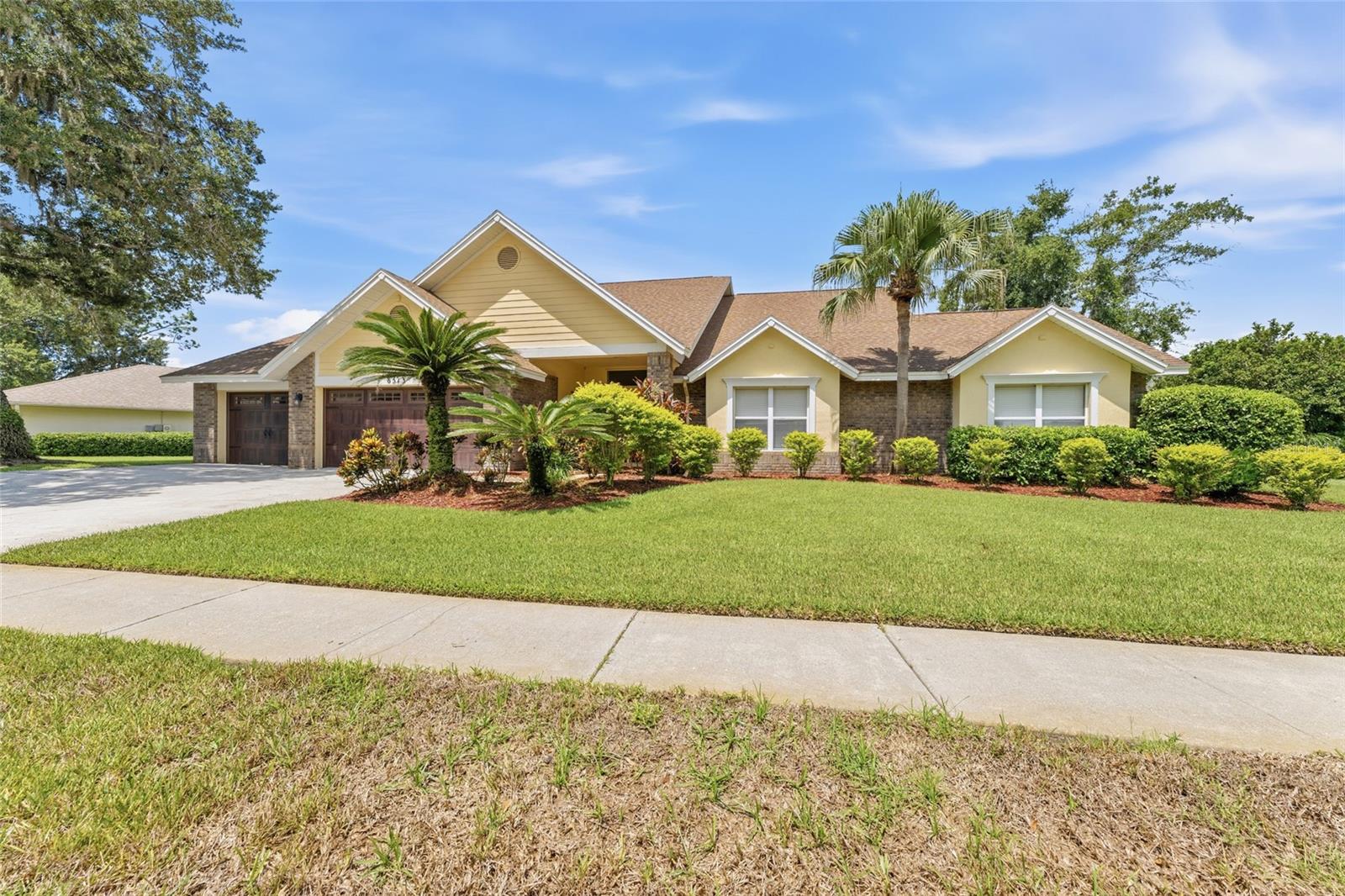 6513 Thoroughbred Loop Property Photo 2