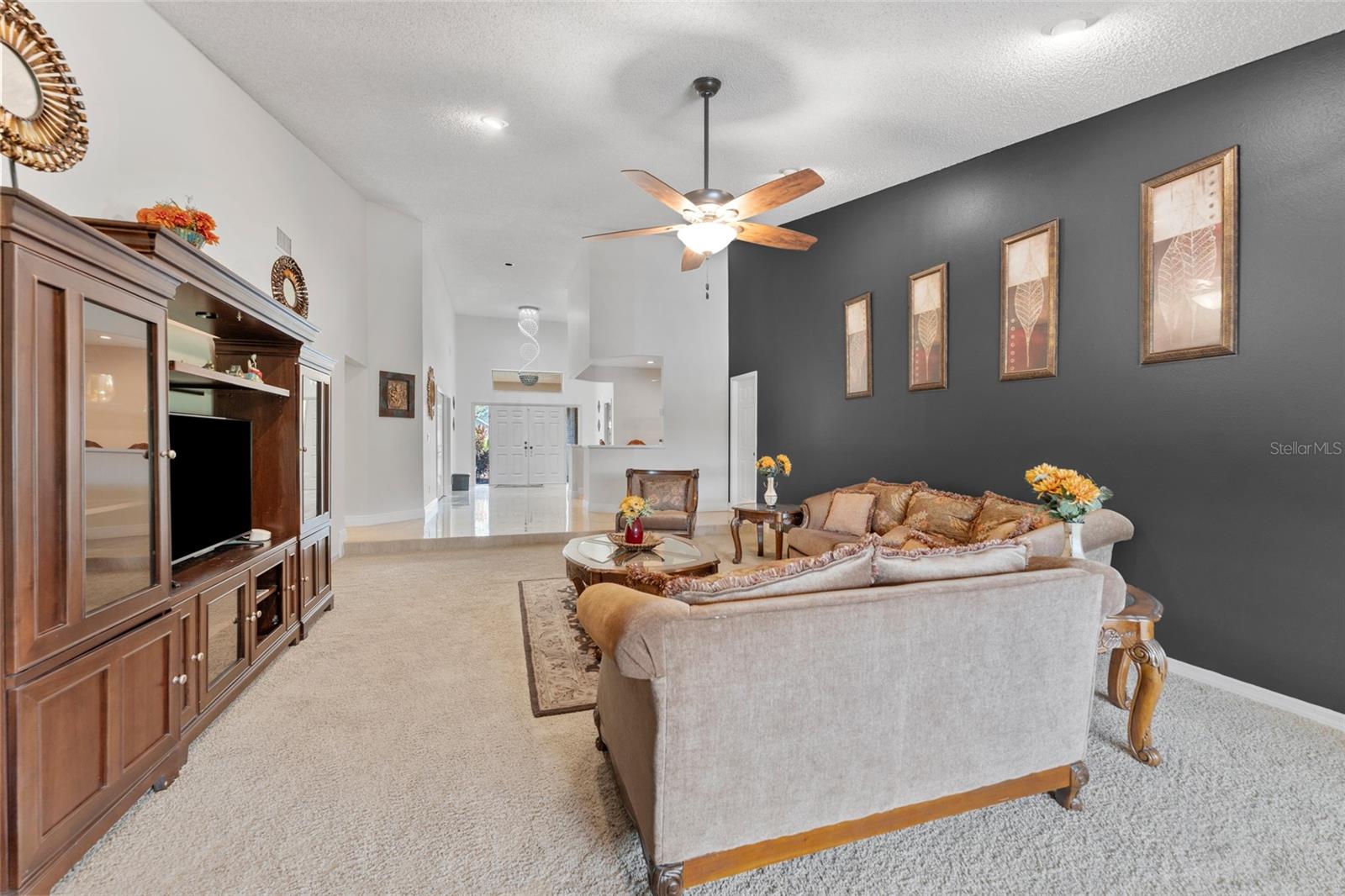 6513 Thoroughbred Loop Property Photo 6