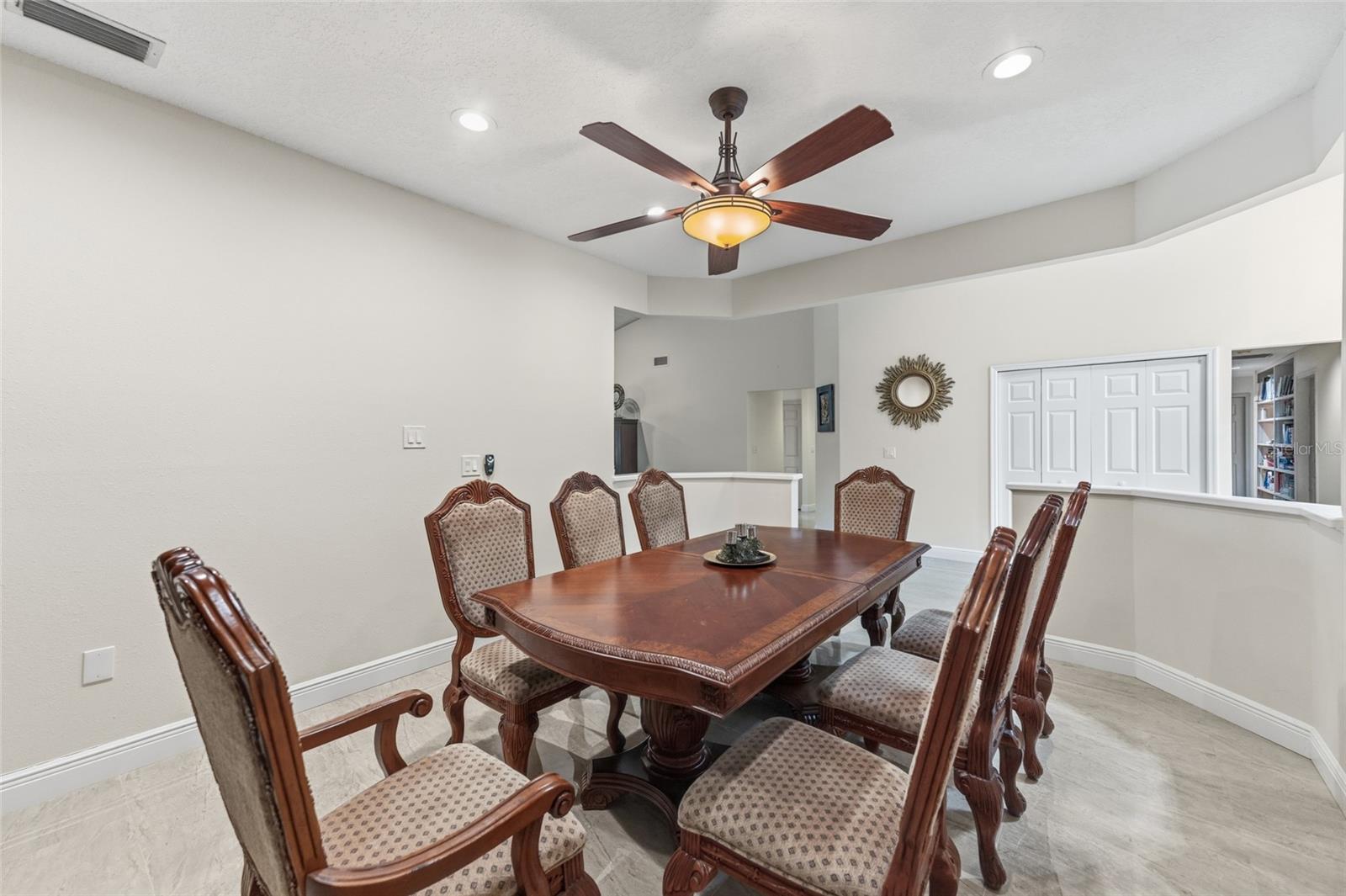 6513 Thoroughbred Loop Property Photo 9