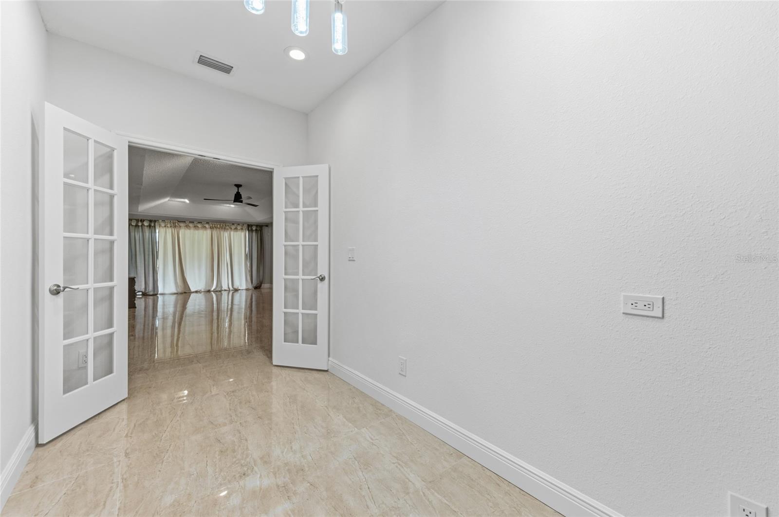 6513 Thoroughbred Loop Property Photo 26