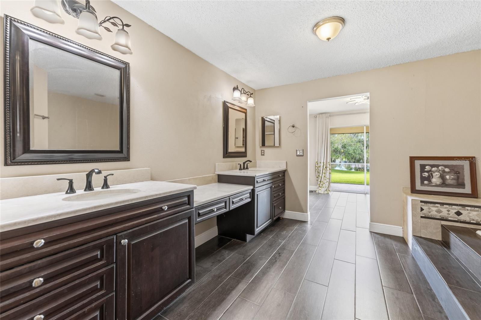6513 Thoroughbred Loop Property Photo 31