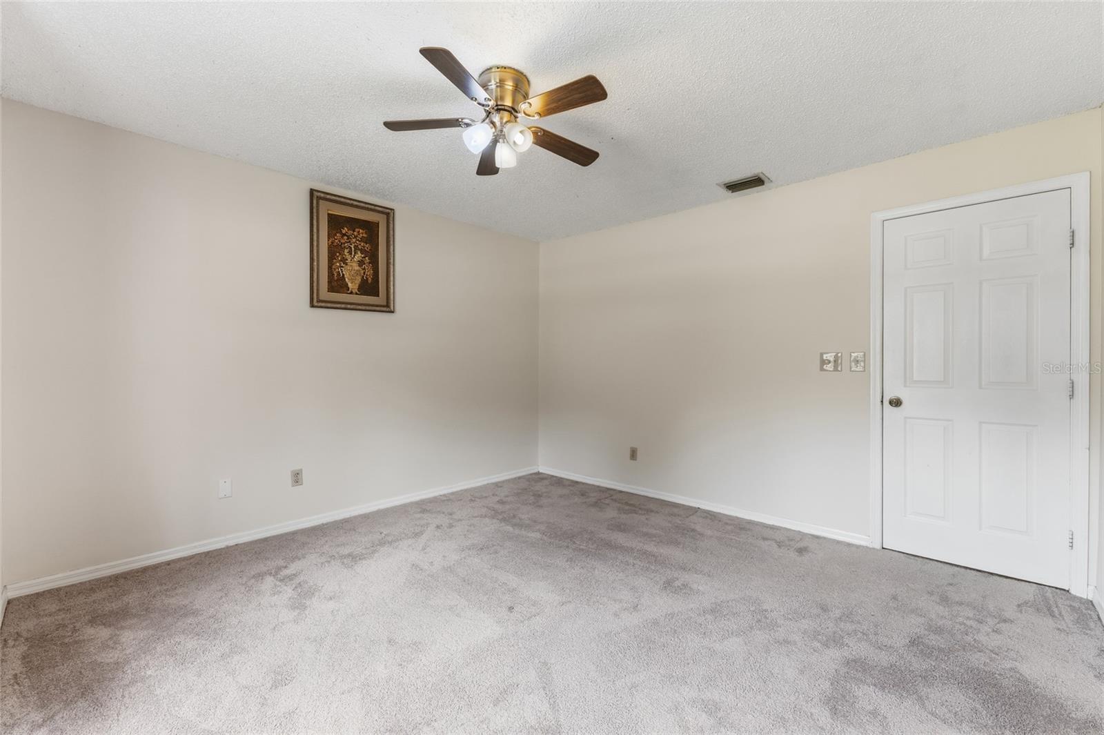 6513 Thoroughbred Loop Property Photo 33