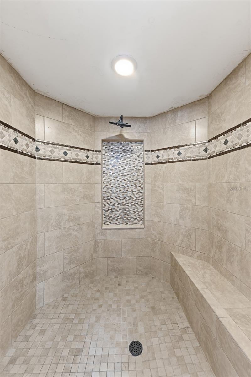 6513 Thoroughbred Loop Property Photo 35