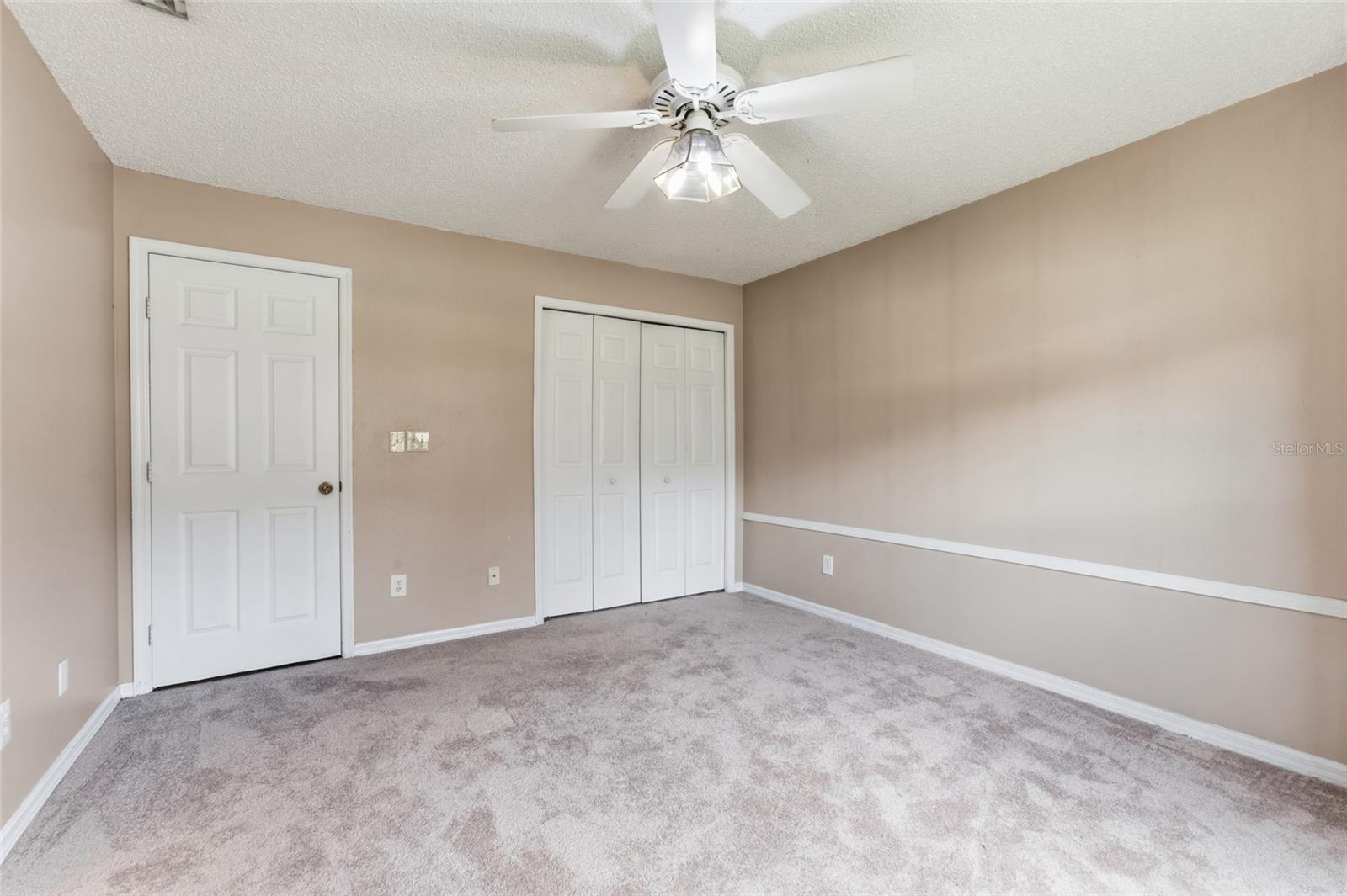 6513 Thoroughbred Loop Property Photo 38