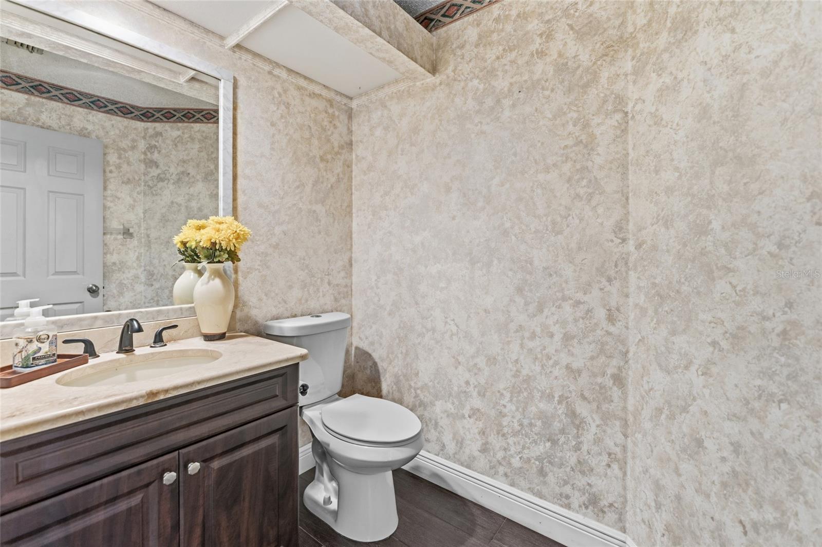 6513 Thoroughbred Loop Property Photo 46