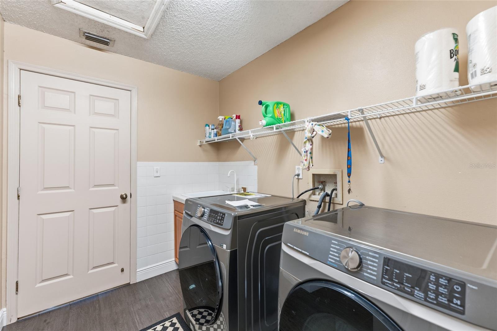 6513 Thoroughbred Loop Property Photo 47